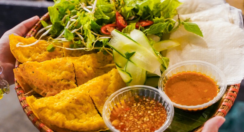 Bánh Xèo – The Sizzling Vietnamese Pancake of Joy